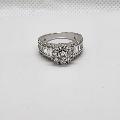 Brand New Sterling Silver 925 Halo design Ring Brand New Sterling Silver 925 Halo design Ring