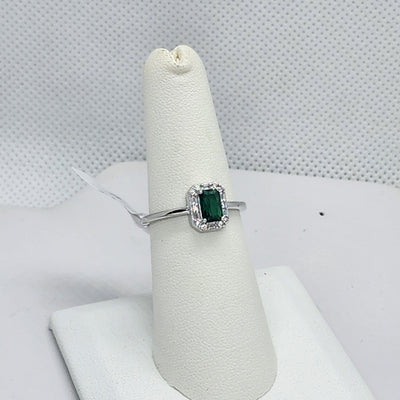 Brand New Sterling Silver 925 Green Gemstone Band Ring