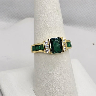 Brand New Sterling Silver 925 Green Gemstones Ring