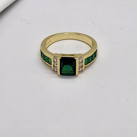 Brand New Sterling Silver 925 Green Gemstones Ring