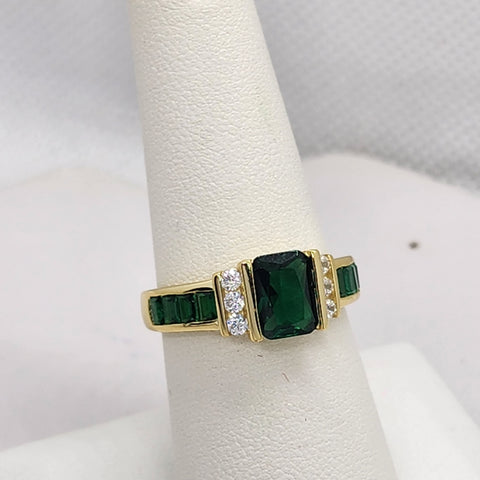 Brand New Sterling Silver 925 Green Gemstones Ring