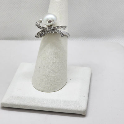 Brand New Sterling Silver 925 Pearl Bow Ring