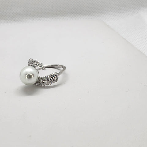 Brand New Sterling Silver 925 Pearl Leaf Ring