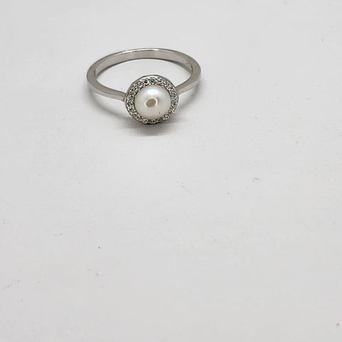 Brand New Sterling Silver 925 Pearl Ring