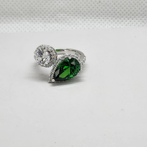 Brand New Sterling Silver 925 Green White Gemstone Ring