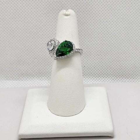 Brand New Sterling Silver 925 Green White Gemstone Ring