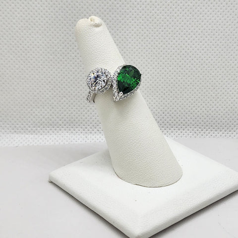 Brand New Sterling Silver 925 Green White Gemstone Ring