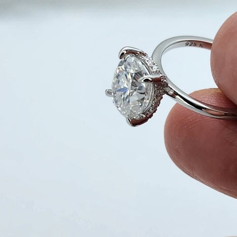 Brand New Sterling Silver 925 Moissanite Ring