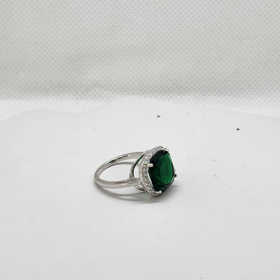 Brand New Sterling Silver 925 Green Gemstone Ring