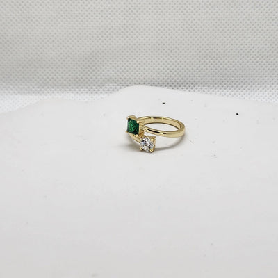 Brand New Sterling Silver 925 Green/White Gemstones Ring