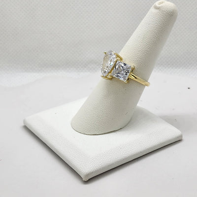 Brand New Sterling Silver 925 White Gemstone Ring