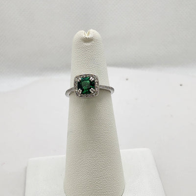 Brand New Sterling Silver 925 Green Gemstone Ring