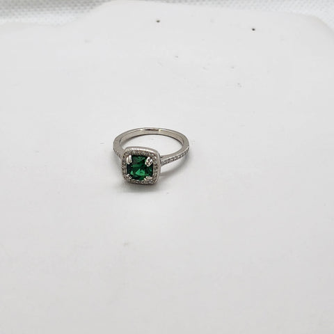 Brand New Sterling Silver 925 Green Gemstone Ring