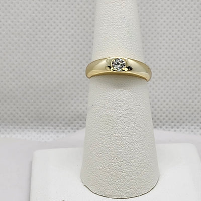 Brand New Sterling Silver 925 White Gemstone Ring