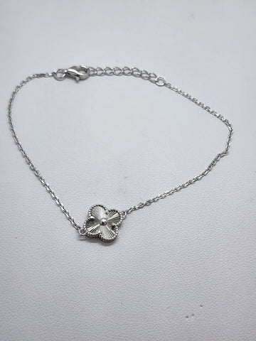 Brand New Sterling Silver 925 One Clover Bracelet