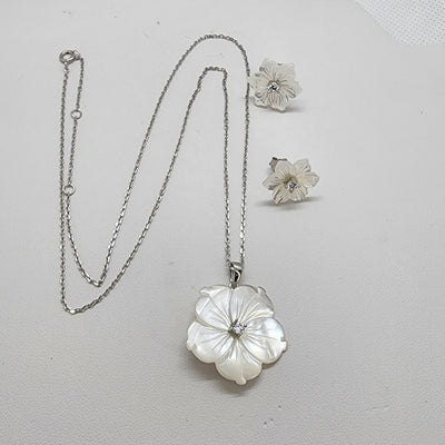 Brand New Sterling Silver 925 Pearl White Flower Earrings Necklace Set