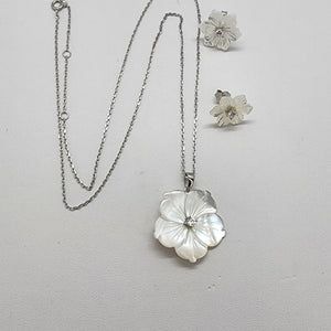 Brand New Sterling Silver 925 Pearl White Flower Earrings Necklace Set