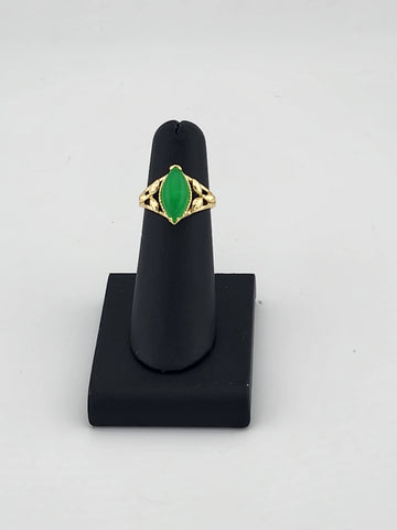 Leafy Charm Jade Ring – Brass Band & Dual Leaf Design