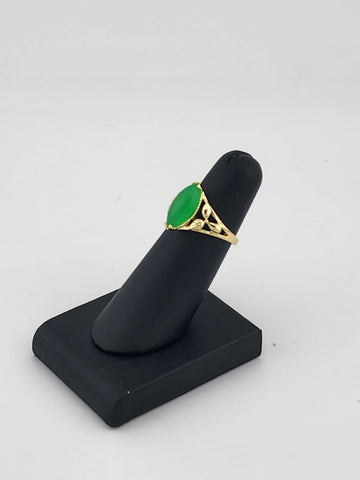 Leafy Charm Jade Ring – Brass Band & Dual Leaf Design