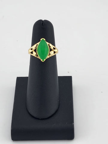 Leafy Charm Jade Ring – Brass Band & Dual Leaf Design