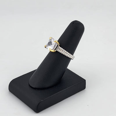 Sterling Silver 925 Ring with White Gemstone – Fresh, Elegant, and Brand New