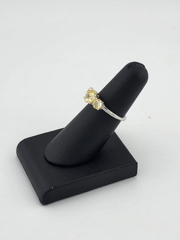 Triple Yellow Gemstone Ring in 925 Sterling Silver – Classic Style, Modern Shine