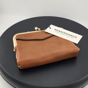 Brown Wallet – Minimalist Design for Everyday Use