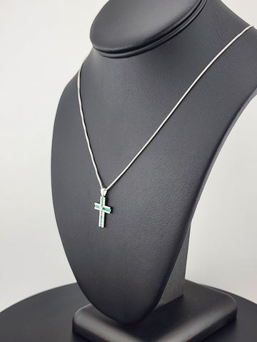 925 Sterling Silver Green Gemstone Cross Necklace – Timeless & Spiritual