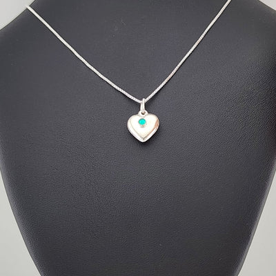 925 Sterling Silver Heart Necklace with Round Green Enamel – New & Stylish