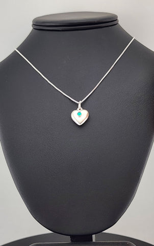 925 Sterling Silver Heart Necklace with Round Green Enamel – New & Stylish