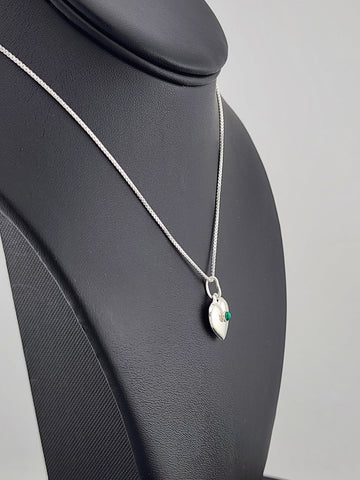 925 Sterling Silver Heart Necklace with Round Green Enamel – New & Stylish