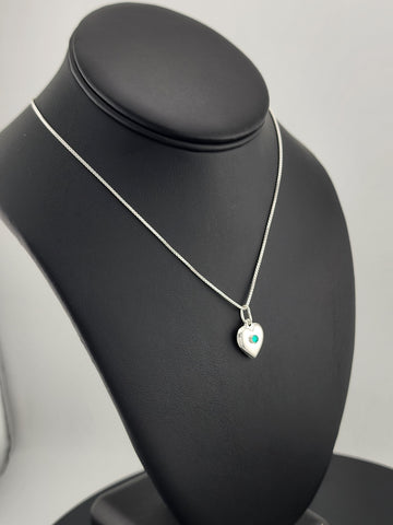 925 Sterling Silver Heart Necklace with Round Green Enamel – New & Stylish