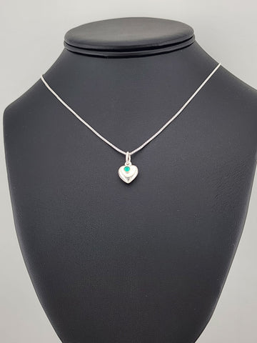 925 Sterling Silver Heart Necklace with Round Green Enamel – New & Stylish