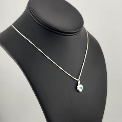 925 Sterling Silver Heart Necklace with Round Green Enamel – New & Stylish