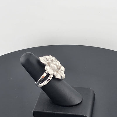 Brand New Sterling Silver 925 Flower Ring – Elegant Floral Design