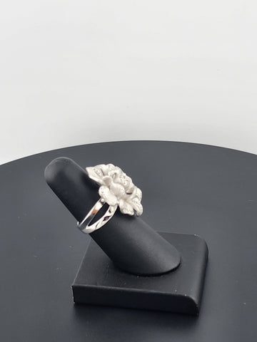 Brand New Sterling Silver 925 Flower Ring – Elegant Floral Design