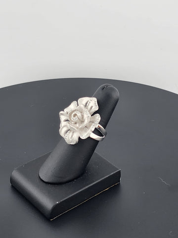 Brand New Sterling Silver 925 Flower Ring – Elegant Floral Design