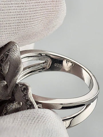 Brand New Sterling Silver 925 Flower Ring – Elegant Floral Design