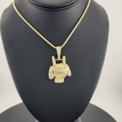 Gaming-Inspired 925 Silver Necklace – Hand & Controller Pendant
