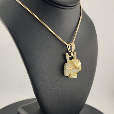 Gaming-Inspired 925 Silver Necklace – Hand & Controller Pendant