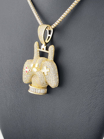 Gaming-Inspired 925 Silver Necklace – Hand & Controller Pendant