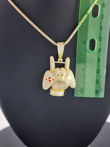 Gaming-Inspired 925 Silver Necklace – Hand & Controller Pendant