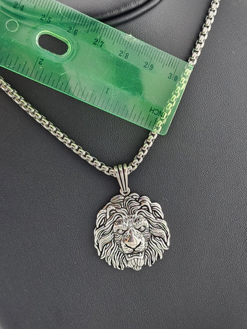 Majestic Mane: Bold Lion Face Necklace