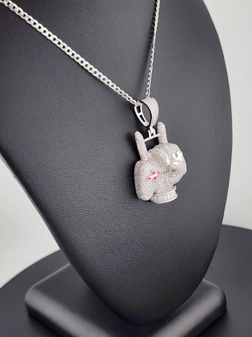 Gaming-Inspired 925 Silver Necklace – Hand & Controller Pendant