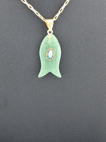 Under the Sea Vibes – Fish-Shaped Green Agate Necklace with Stone