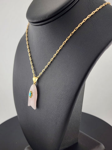 Under the Sea Vibes – Fish-Shaped Pink Agate Necklace with Stone