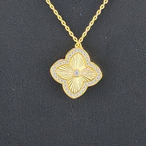 Elegant 925 Sterling Silver Clover Pendant Necklace – Sparkling Cubic Zirconia