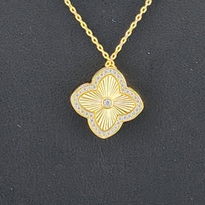 Elegant 925 Sterling Silver Clover Pendant Necklace – Sparkling Cubic Zirconia