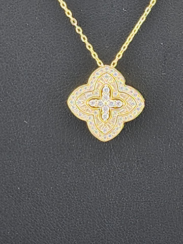 Elegant 925 Sterling Silver Clover Pendant Necklace – Sparkling Cubic Zirconia