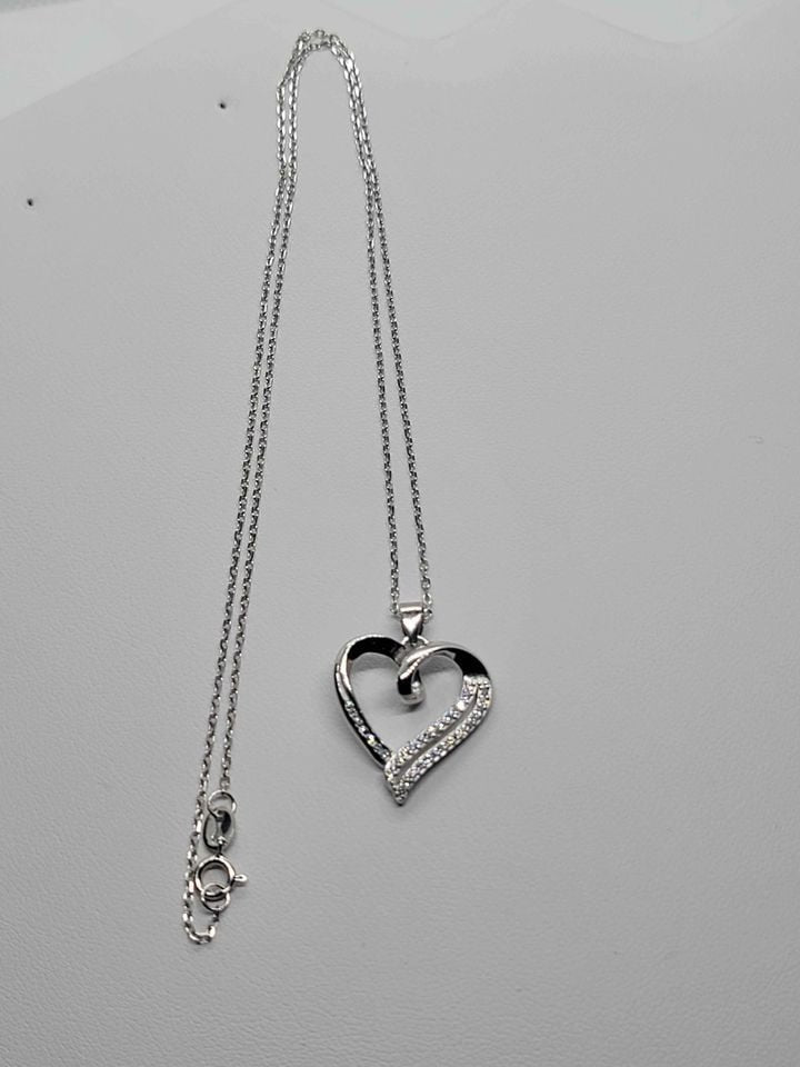 Brand New Sterling Silver 925 Heart Necklace w/ zirconia stones